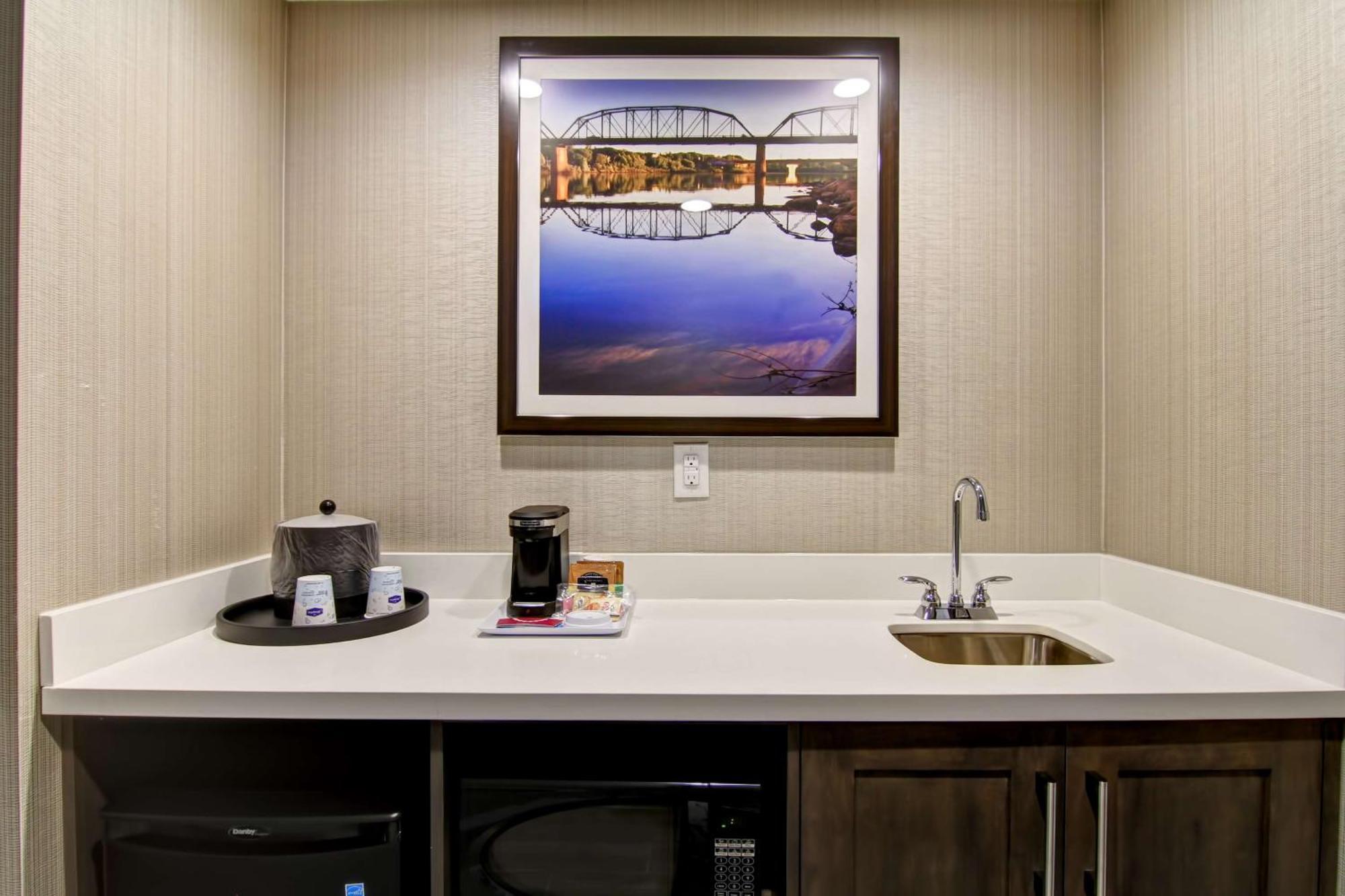 Hampton Inn & Suites By Hilton Saskatoon Airport Eksteriør billede